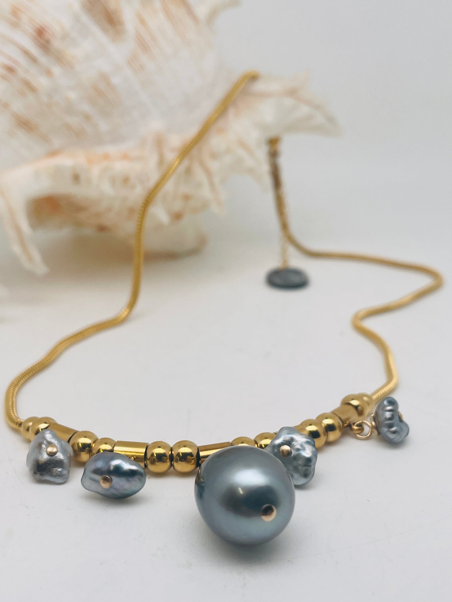 Collier KESHIS