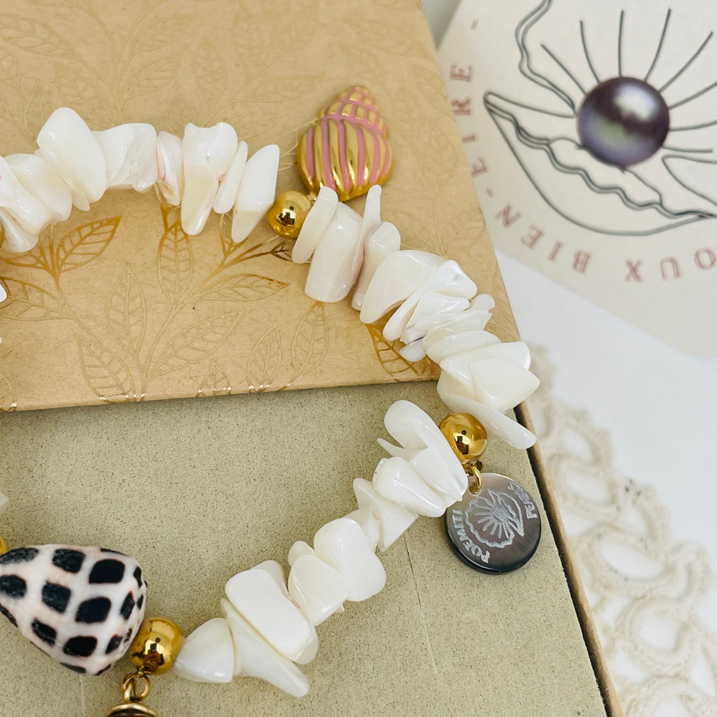 Bracelet NACRE & BRELOQUES