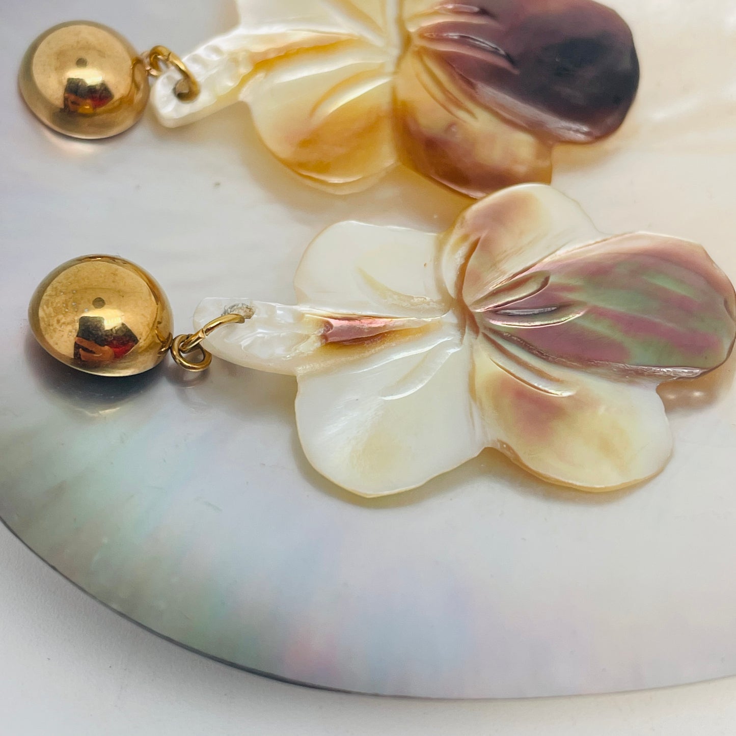 Boucle d'oreilles NACRE HIBISCUS