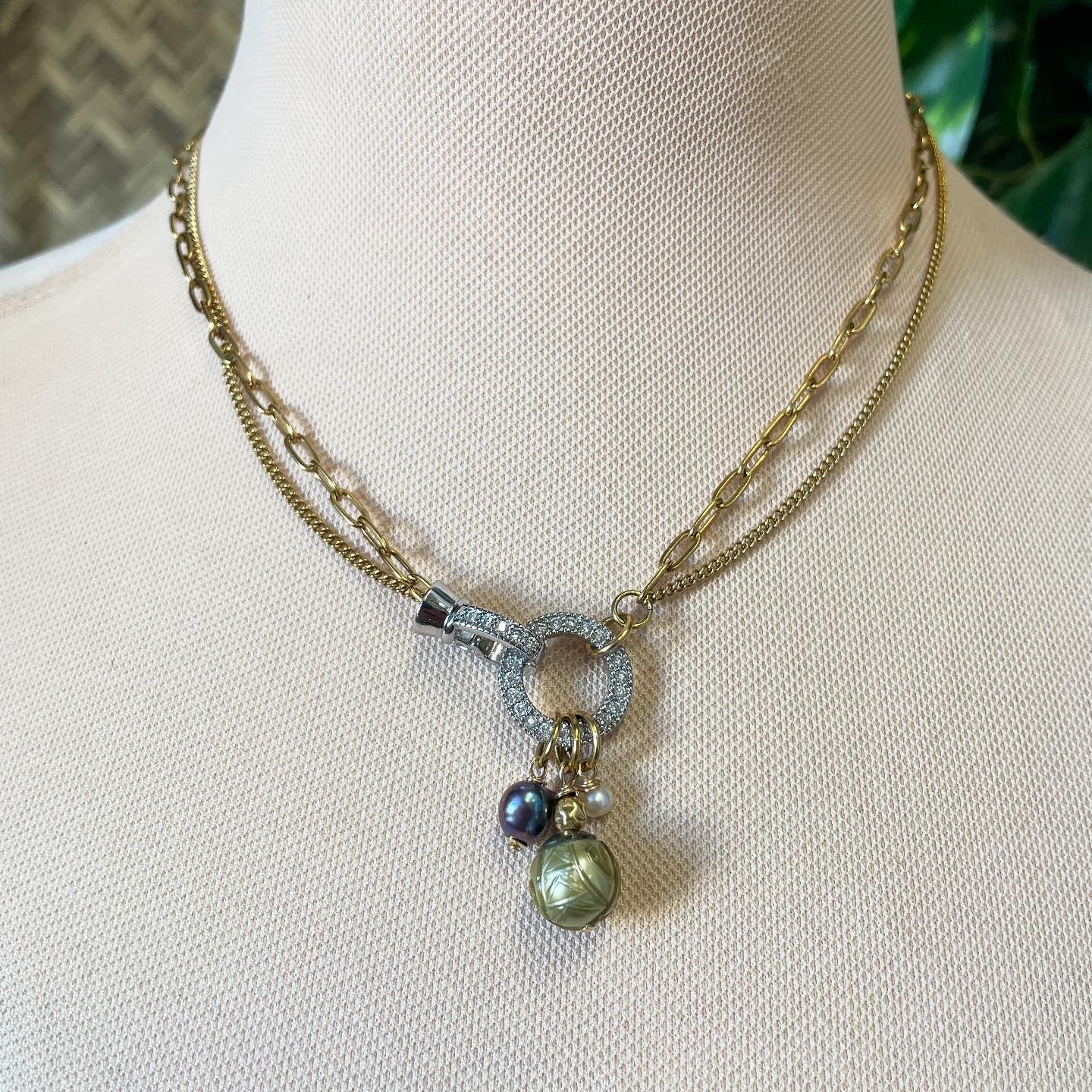 Collier HINA