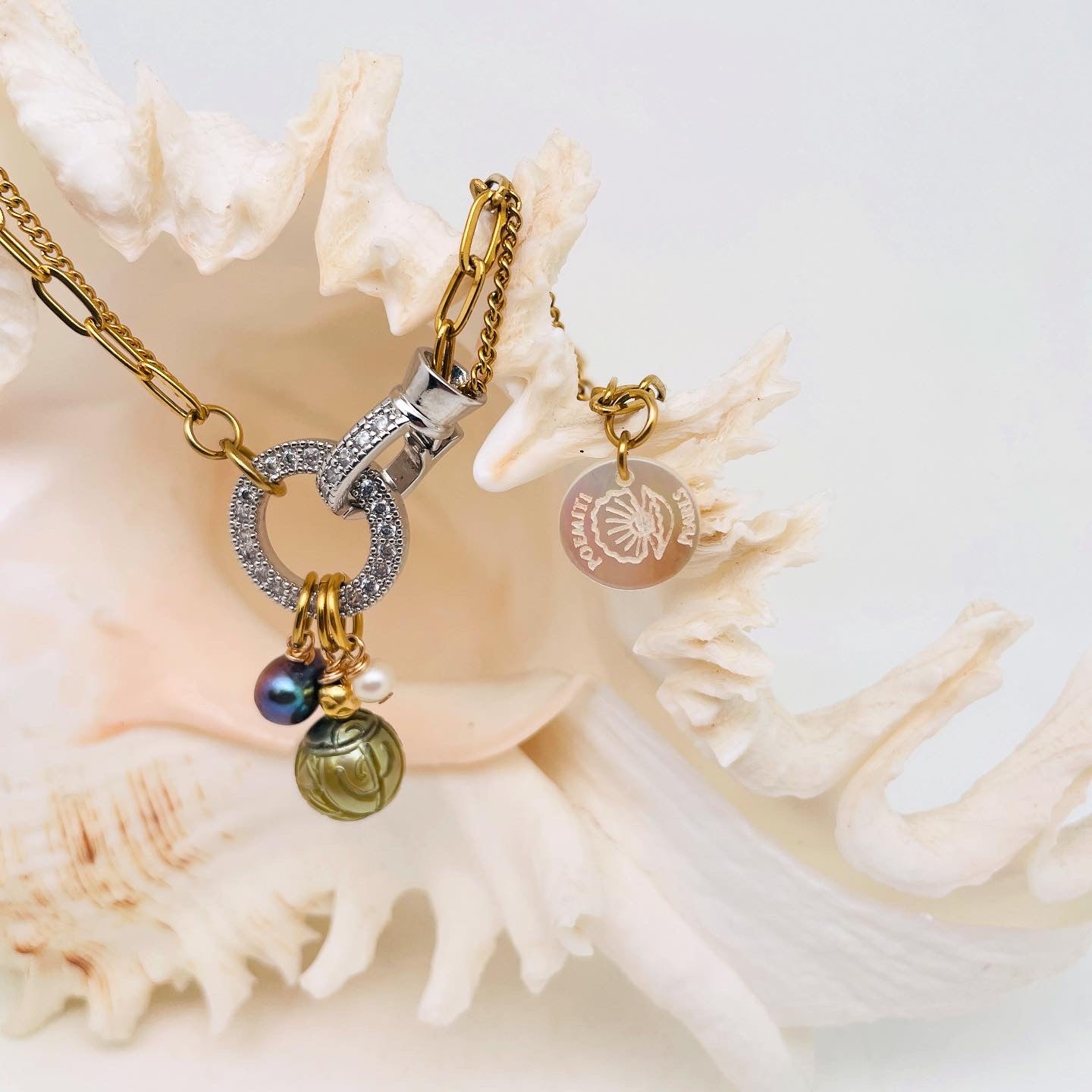 Collier HINA